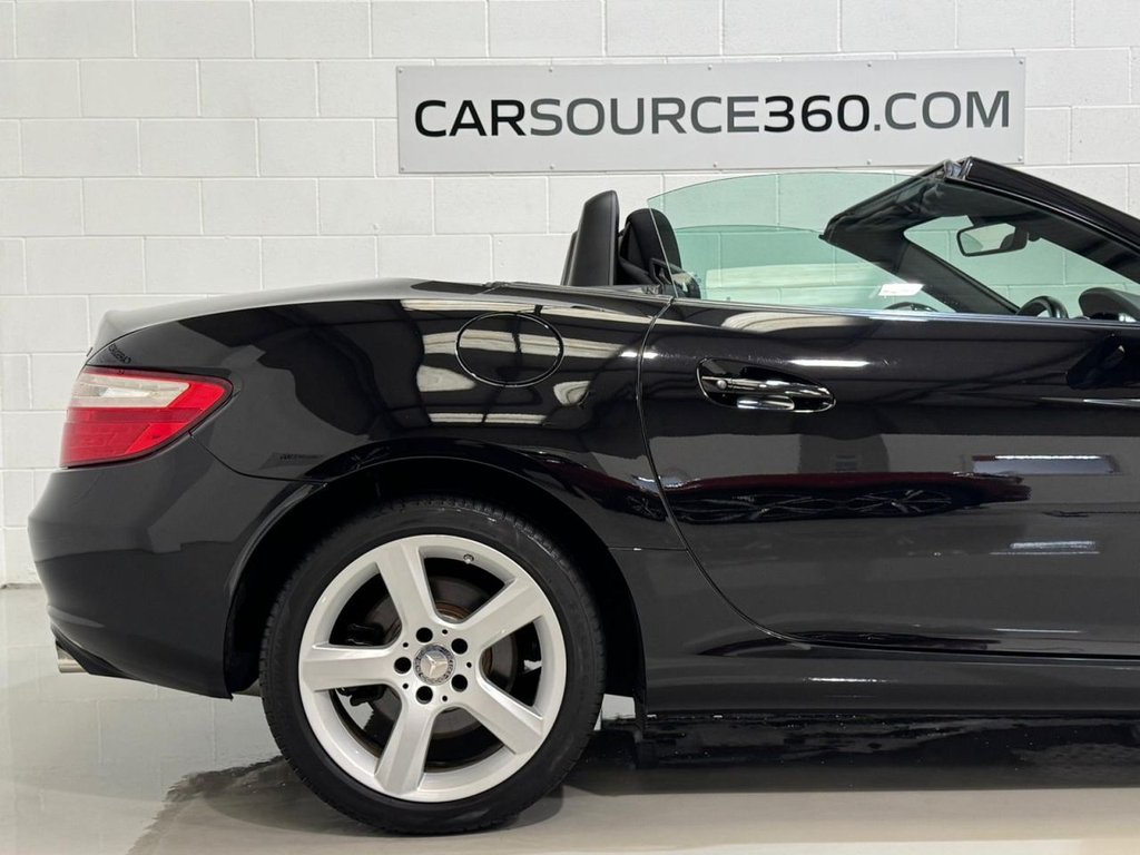 Used Mercedes-Benz SLK 2015 for sale - 77927184: Photo 32