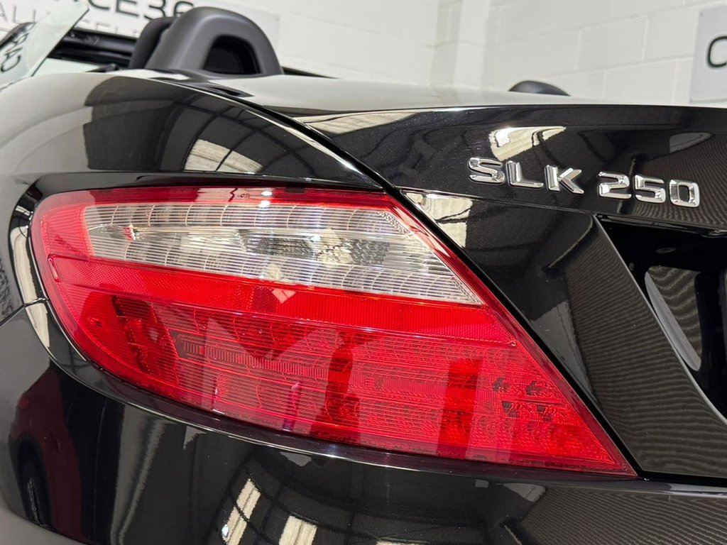 Used Mercedes-Benz SLK 2015 for sale - 77927184: Photo 38