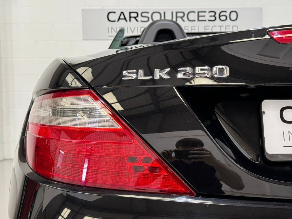 Used Mercedes-Benz SLK 2015 for sale - 77927184: Photo 42