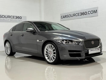 Used Jaguar XE 2018 for sale - 78514353: Photo