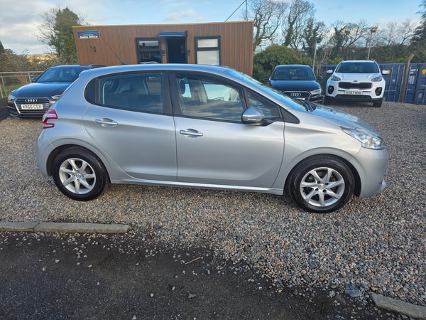 Used Peugeot 208 2015 for sale - 76359586: Photo 2
