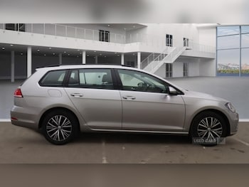 Used Volkswagen Golf 2018 for sale - 75885133: Photo