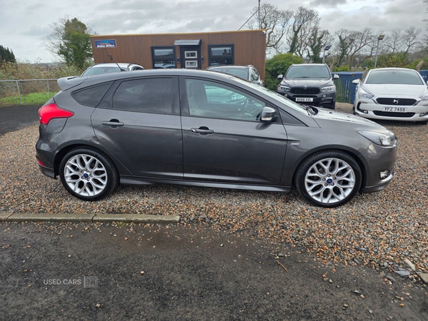 Used Ford Focus 2017 for sale - 76729428: Photo 2