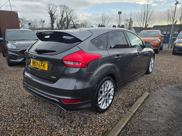 Used Ford Focus 2017 for sale - 76729428: Photo 3