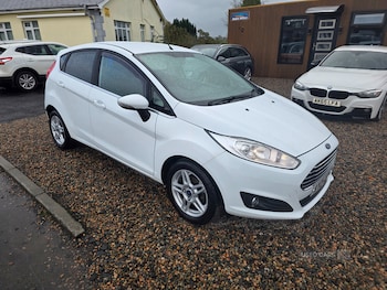 2013 - 1.25 82 Zetec 5dr