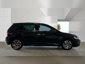 Used Volkswagen Golf 2019 for sale - 78810782: Photo