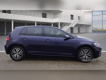 Used Volkswagen Golf 2018 for sale - 76123236: Photo 2