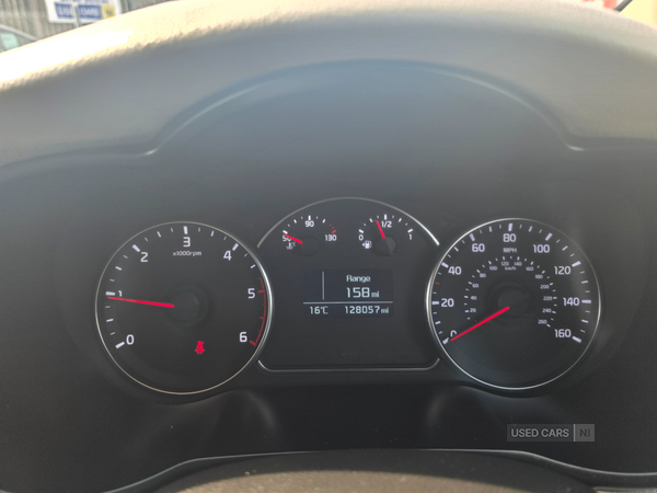 Used Kia Carens 2018 for sale - 77970940: Photo 11