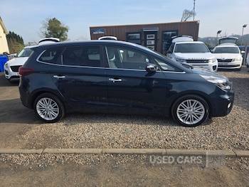 Used Kia Carens 2018 for sale - 77970940: Photo
