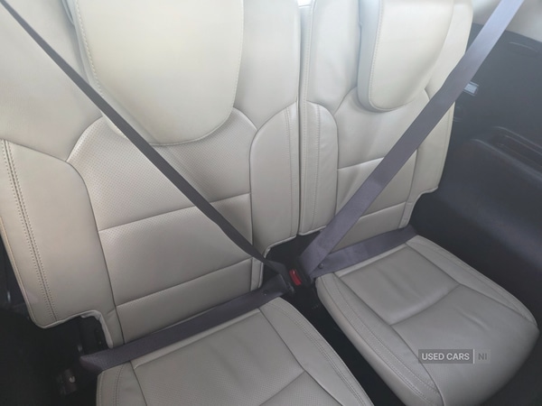 Used Kia Carens 2018 for sale - 77970940: Photo 9