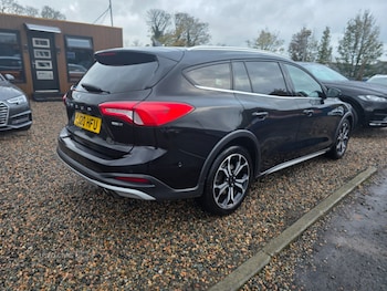 Used Ford Focus 2020 for sale - 76378236: Photo