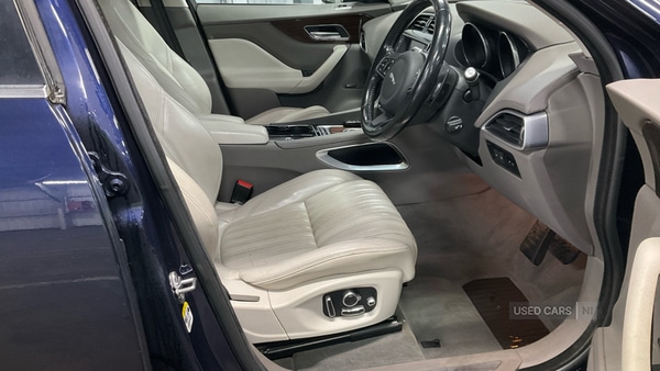 Used Jaguar F-Pace 2017 for sale - 76850760: Photo 8