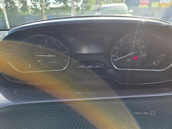 Used Peugeot 2008 2015 for sale - 76110022: Photo 10