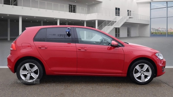 Used Volkswagen Golf 2015 for sale - 76110081: Photo 2