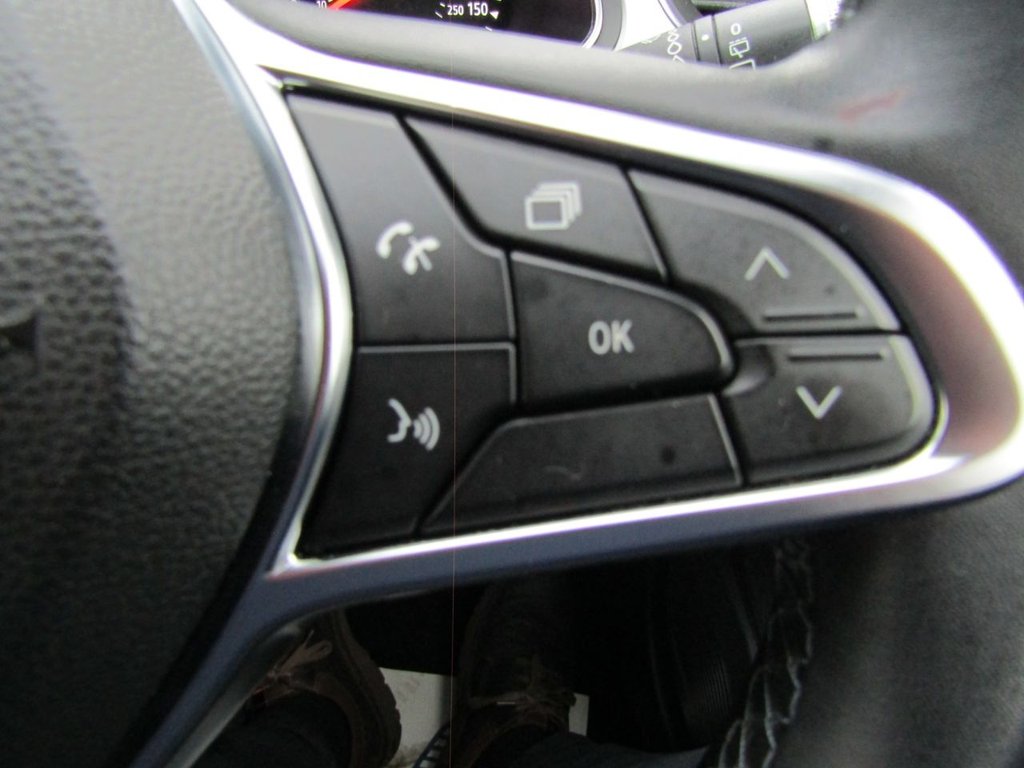 Used Renault Captur 2020 for sale - 76686409: Photo 30