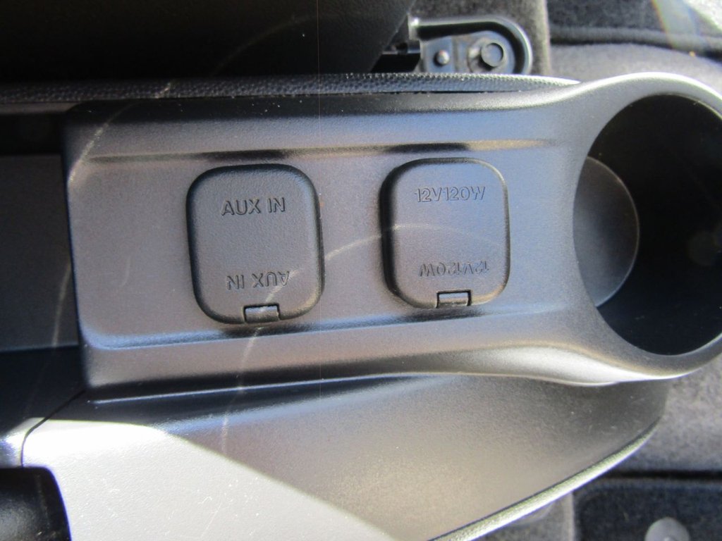 Used Mazda Mazda2 2011 for sale - 77920143: Photo 25