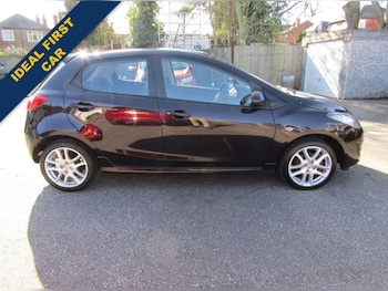 Used Mazda Mazda2 2011 for sale - 77920143: Photo