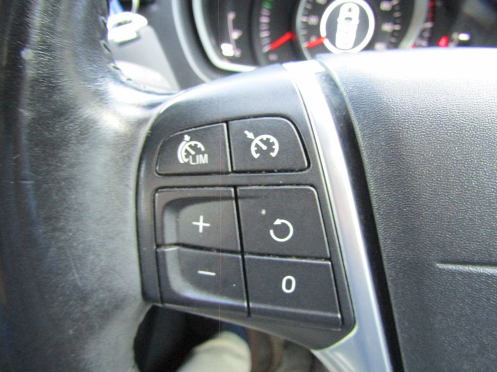 Used Volvo V40 2015 for sale - 76751214: Photo 29