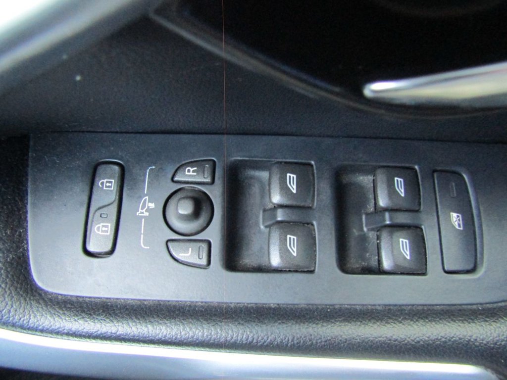 Used Volvo V40 2015 for sale - 76751214: Photo 31