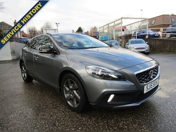 Used Volvo V40 2015 for sale - 76751214: Photo