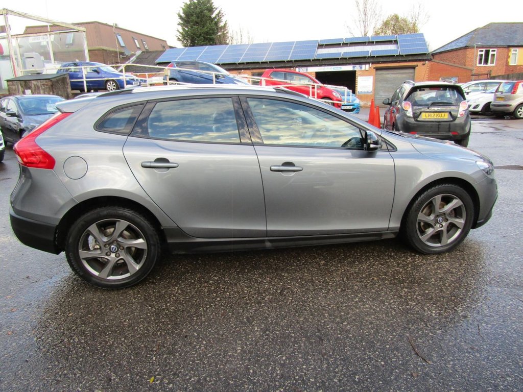 Used Volvo V40 2015 for sale - 76751214: Photo 6