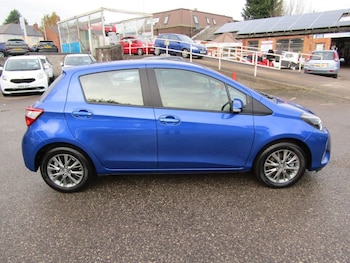 Used Toyota Yaris 2017 for sale - 76496455: Photo