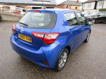 Used Toyota Yaris 2017 for sale - 76496455: Photo
