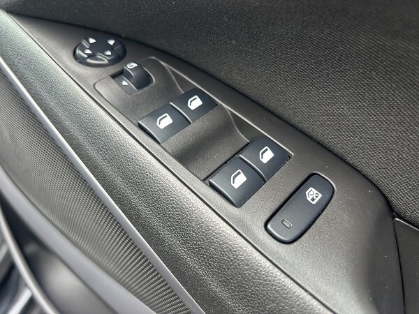 Used Vauxhall Crossland 2021 for sale - 75075316: Photo 15