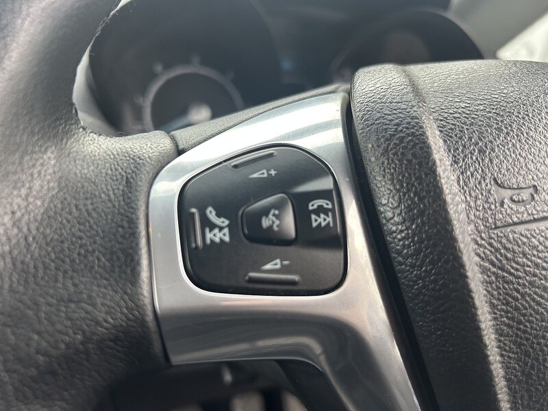 Used Ford Ecosport 2015 for sale - 76341093: Photo 22