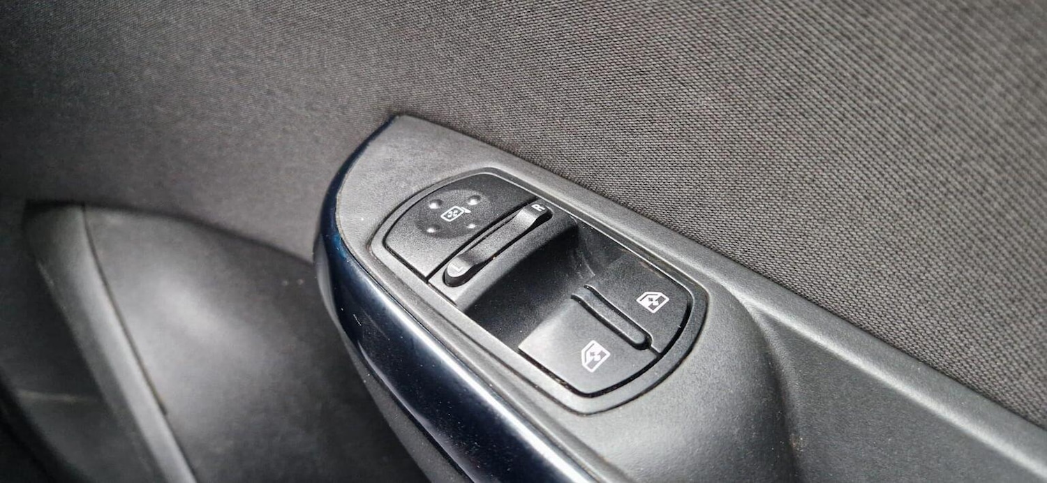 Used Vauxhall Corsa 2016 for sale - 78004425: Photo 38