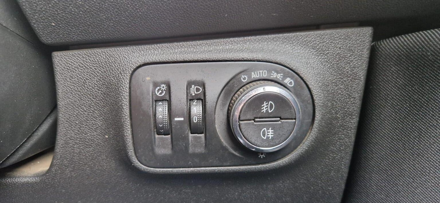 Used Vauxhall Corsa 2016 for sale - 78182847: Photo 36