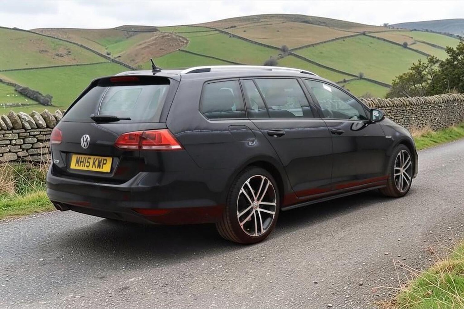 Used Volkswagen Golf 2015 for sale - 77830091: Photo 2