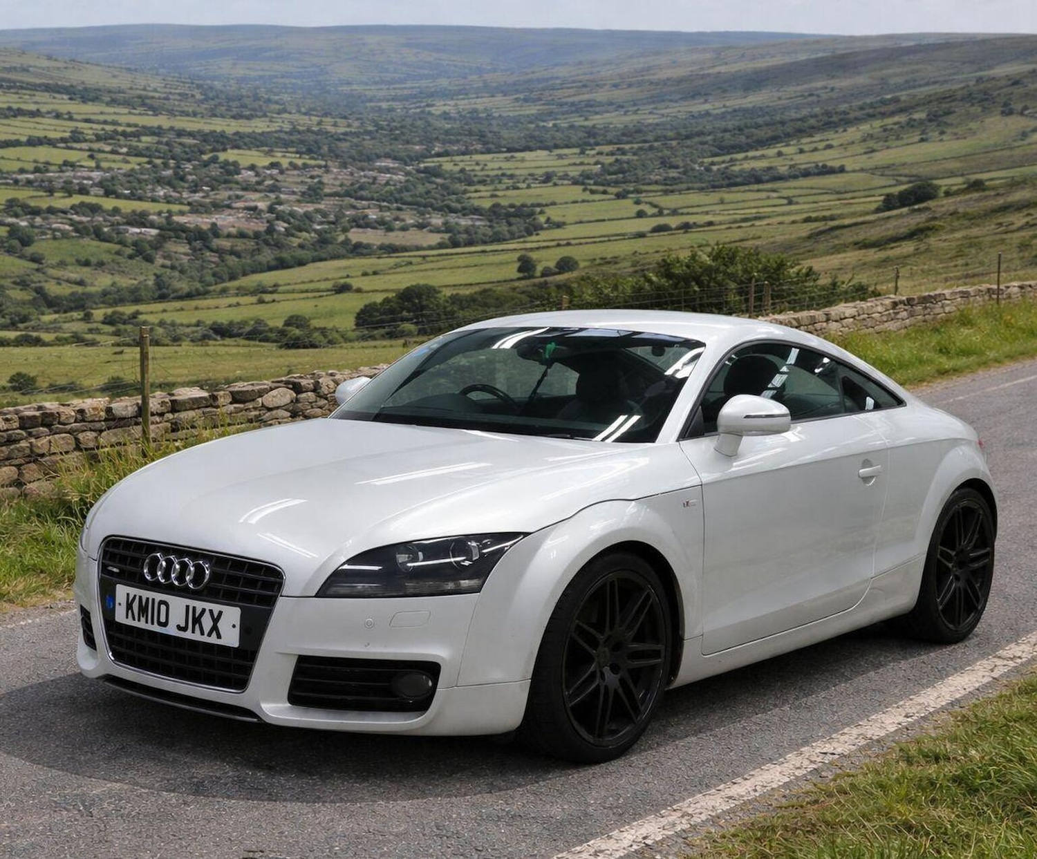 Used Audi TT 2010 for sale - 78057122: Photo 2