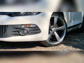 Used Volkswagen Scirocco 2011 for sale - 79475057: Photo