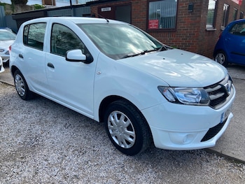 Used Dacia Sandero 2015 for sale - 78497340: Photo