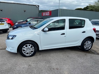 Used Dacia Sandero 2015 for sale - 78497340: Photo