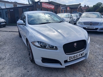 2015 - D R-SPORT 4-Door