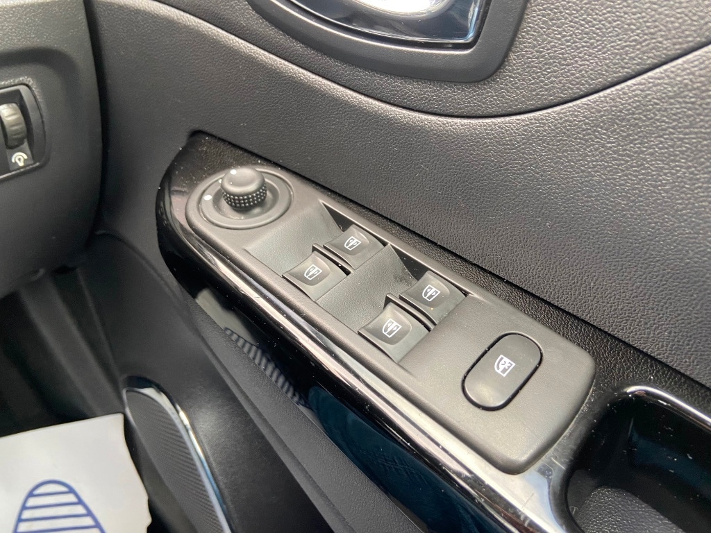 Used Renault Captur 2017 for sale - 77663656: Photo 15