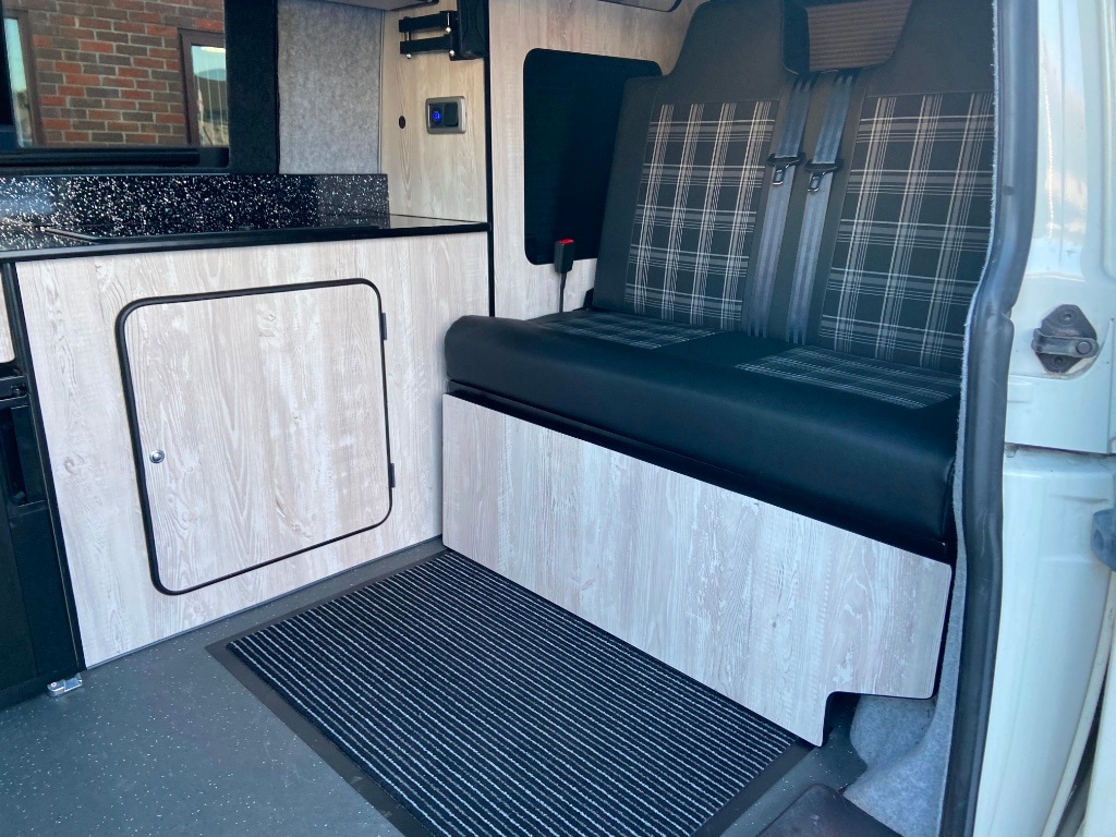 Used Volkswagen Transporter Shuttle 2010 for sale - 77137060: Photo 3