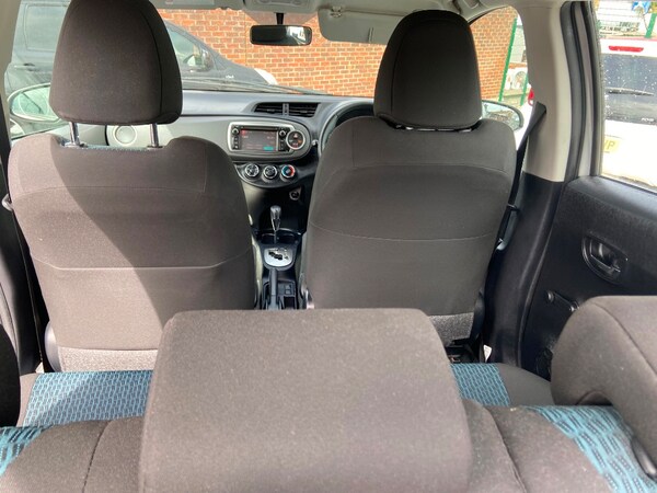 Used Toyota Yaris 2011 for sale - 75568576: Photo 10