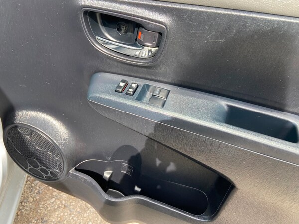 Used Toyota Yaris 2011 for sale - 75568576: Photo 17