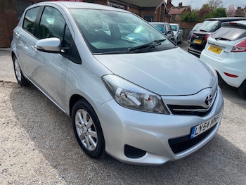 Used Toyota Yaris 2011 for sale - 75568576: Photo