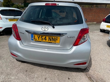 Used Toyota Yaris 2011 for sale - 75568576: Photo