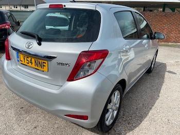 Used Toyota Yaris 2011 for sale - 75568576: Photo