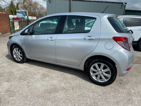 Used Toyota Yaris 2011 for sale - 75568576: Photo 8