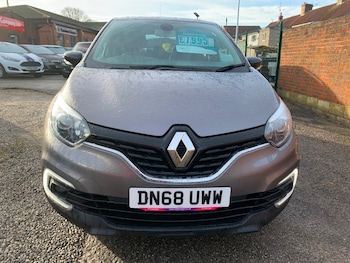 Used Renault Captur 2018 for sale - 76511102: Photo