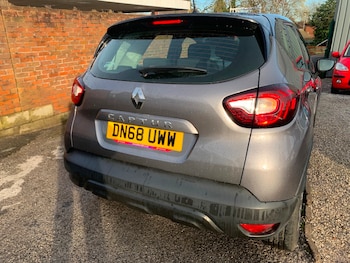 Used Renault Captur 2018 for sale - 76511102: Photo