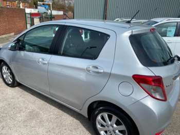 Used Toyota Yaris 2011 for sale - 74802321: Photo