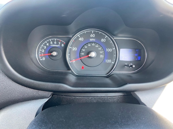Used Hyundai i10 2012 for sale - 75480710: Photo 18