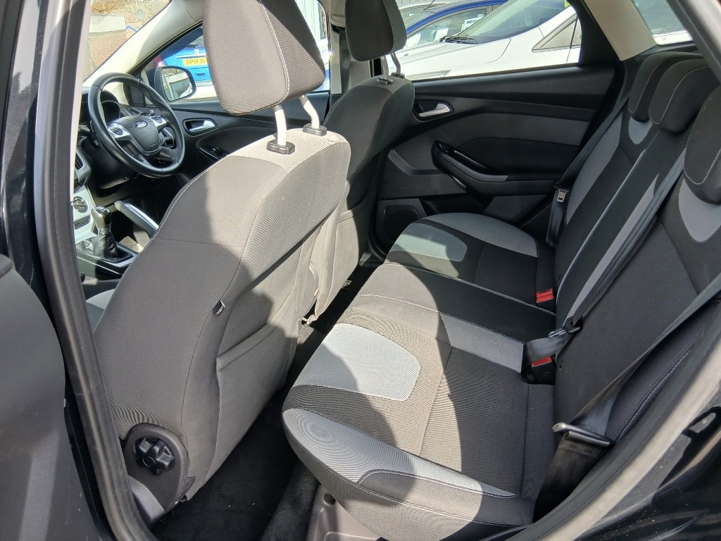 Used Ford Focus 2011 for sale - 77137068: Photo 9